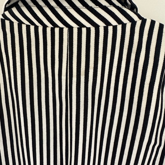 Akris Punto Black and White Striped Suit Jacket - Picture 4 of 8